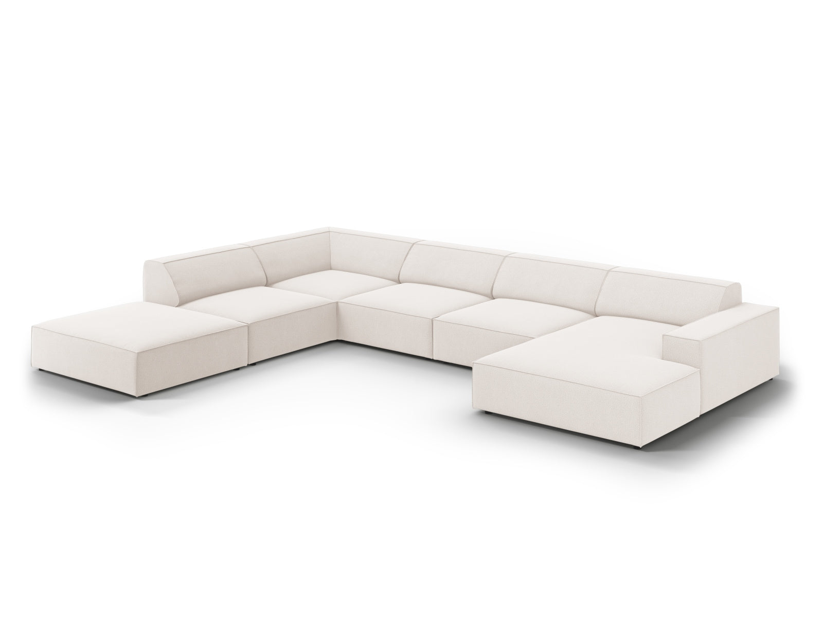 Modulares Ecksofa Jodie in sanftem Beige, bietet Platz für 7 Personen und vereint modernes Design mit hohem Sitzkomfort.