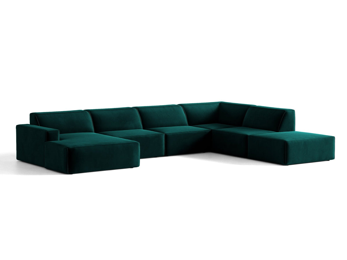 Modulares Ecksofa rechts Jodie von Micadoni in leichtem Beige mit Venus-Samtstoff, schwarzen Kunststoffbeinen und niedriger Rückenlehne.