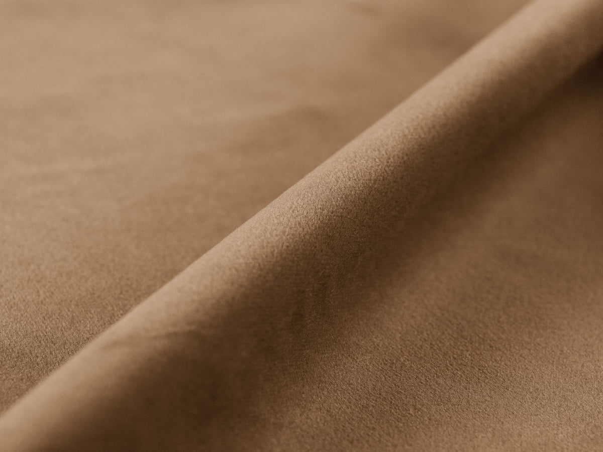 Blair Velour Panoramic Sofa 6 Sitzer in Sand-Casino präsentiert im Onlineshop von KAQTU Design AG. Ecksofa ist von Micadoni