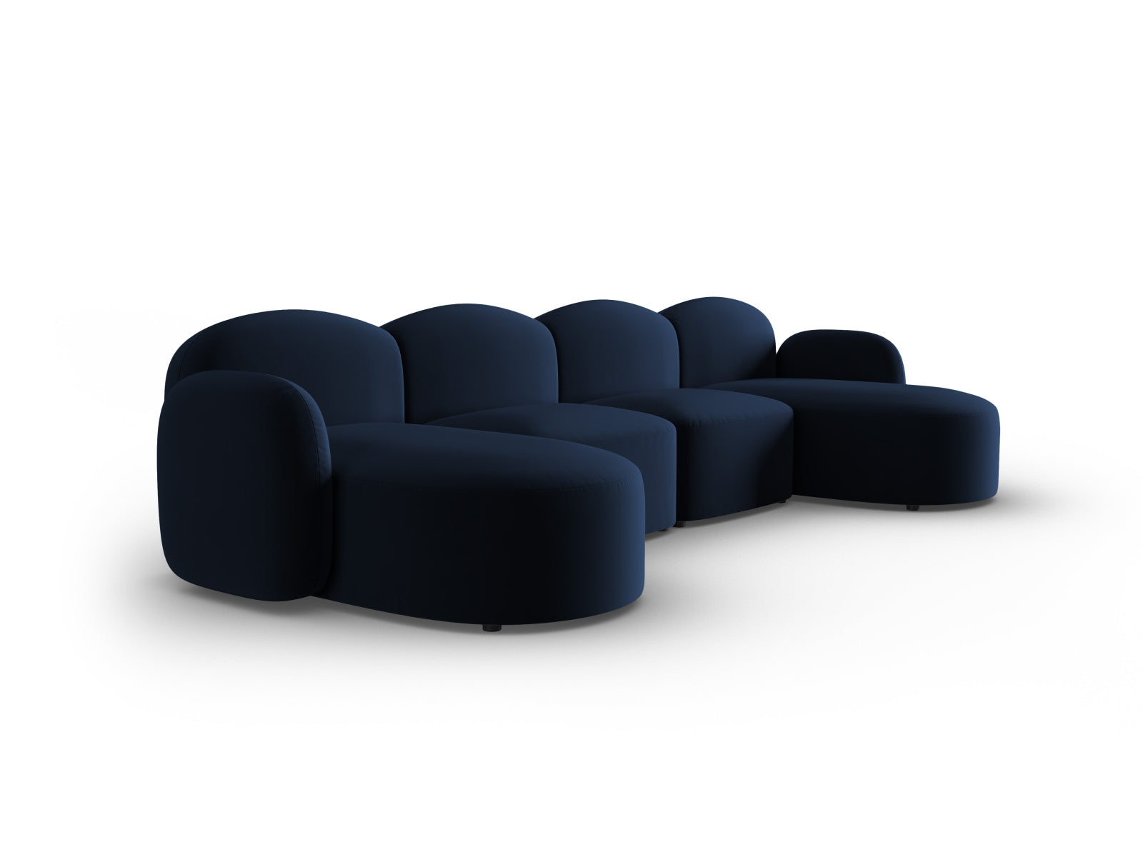 Erleben Sie das stilvolle Blair Velour Panoramic Sofa für 6 Personen von Micadoni – ideal für gemütliche Abende und moderne Wohnräume.