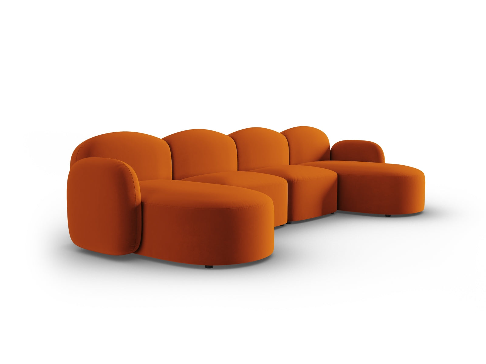 Erleben Sie das stilvolle Blair Velour Panoramic Sofa für 6 Personen von Micadoni – ideal für moderne Wohnzimmer und gemütliche Abende.