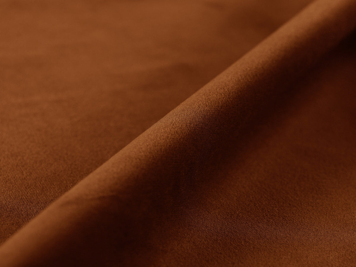 Blair Velour Panoramic Sofa 6 Sitzer in Terracotta-Casino präsentiert im Onlineshop von KAQTU Design AG. 5er Sofa ist von Micadoni