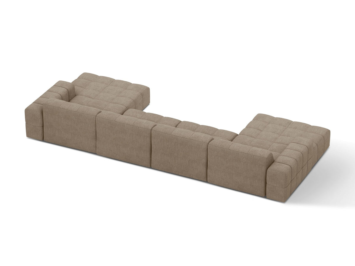 Panoramasofa Jennifer von Micadoni in leichtem Beige, grosses Ecksofa mit Stoffbezug Bluvel 22 und schwarzen Kunststoffbeinen.