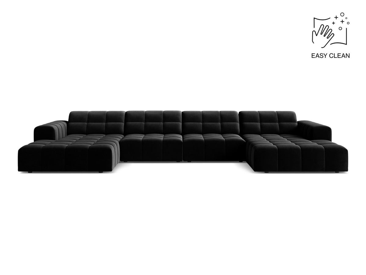 Panoramasofa Jennifer von Micadoni in leichtem Beige, grosses Ecksofa mit Stoffbezug Bluvel 22 und schwarzen Kunststoffbeinen.