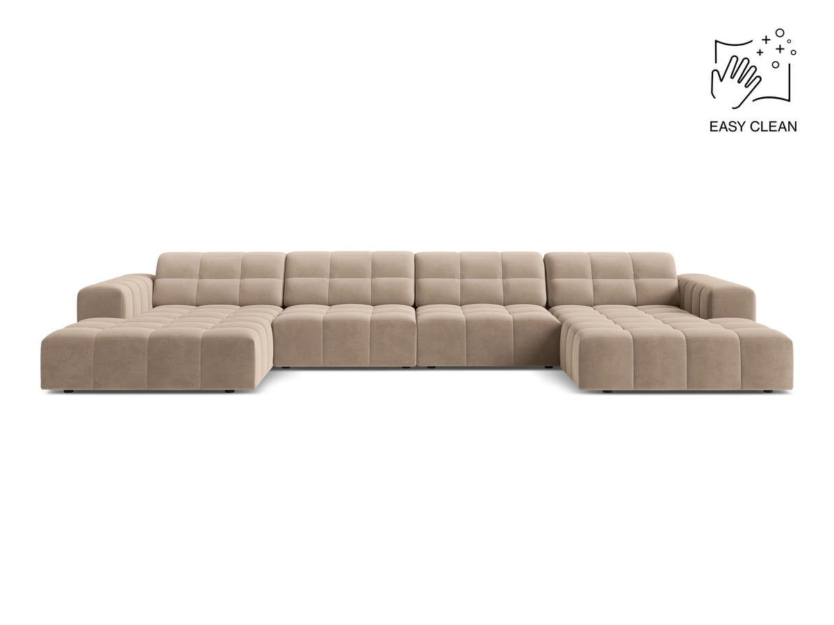 Panoramasofa Jennifer von Micadoni in leichtem Beige, grosses Ecksofa mit Stoffbezug Bluvel 22 und schwarzen Kunststoffbeinen.