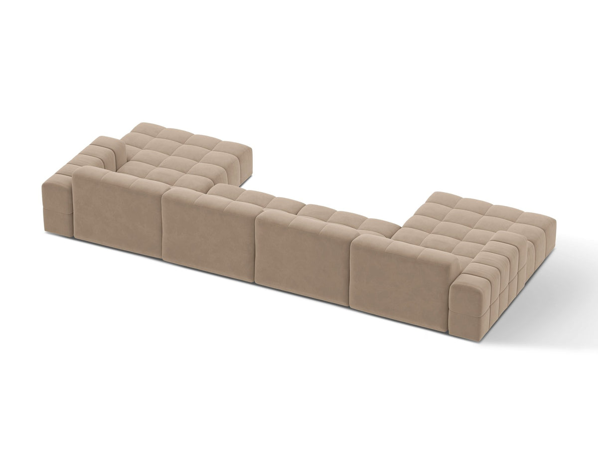 Panoramasofa Jennifer von Micadoni in leichtem Beige, grosses Ecksofa mit Stoffbezug Bluvel 22 und schwarzen Kunststoffbeinen.