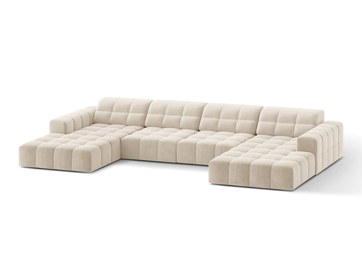 Panoramasofa Jennifer von Micadoni in leichtem Beige, grosses Ecksofa mit Stoffbezug Bluvel 22 und schwarzen Kunststoffbeinen.
