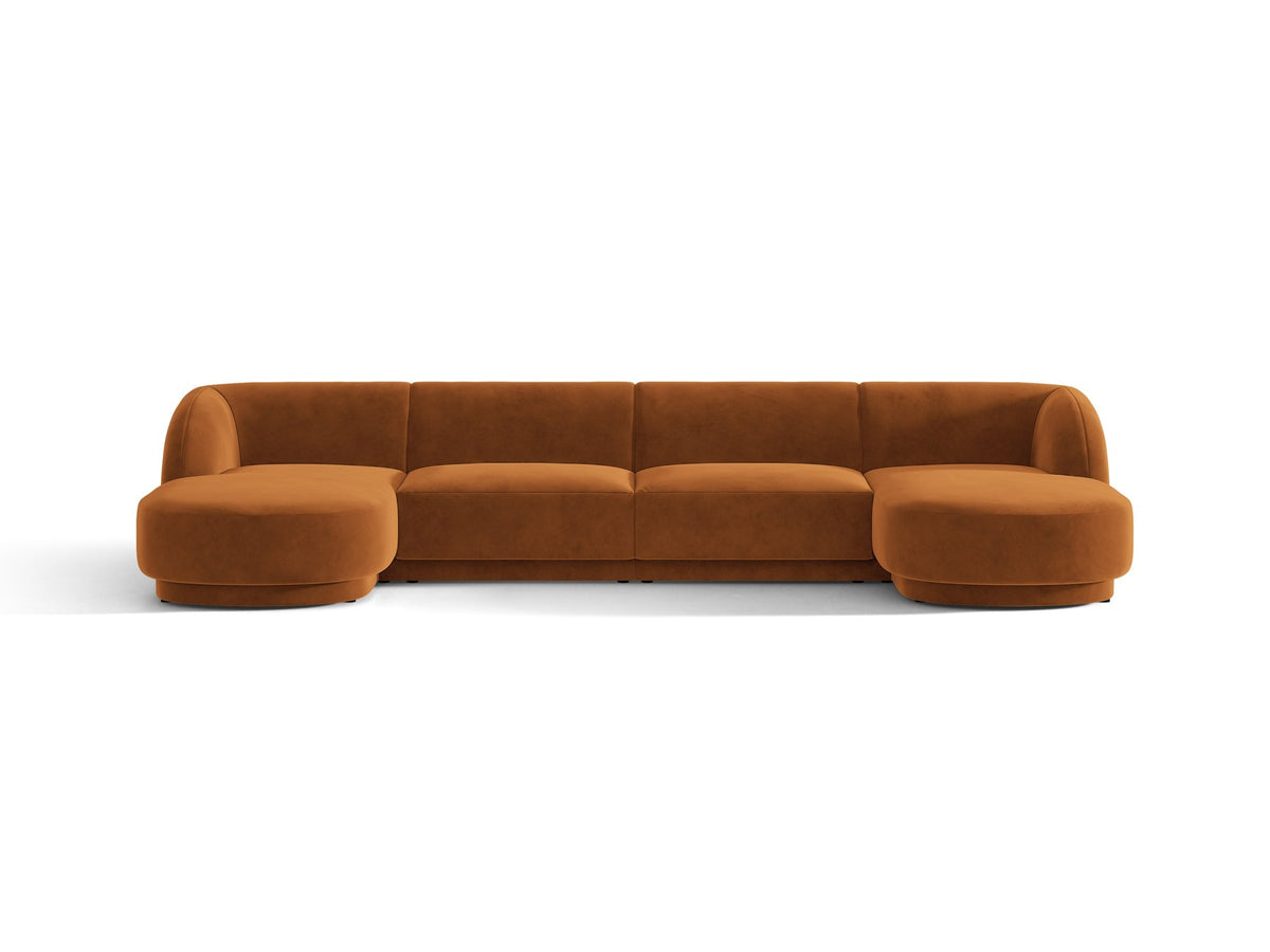 Dunkelbeiges Panorama-Ecksofa Miley von Micadoni mit Bluvel-Stoffbezug, L-Form, schwarzen Kunststoffbeinen und niedriger Rückenlehne.