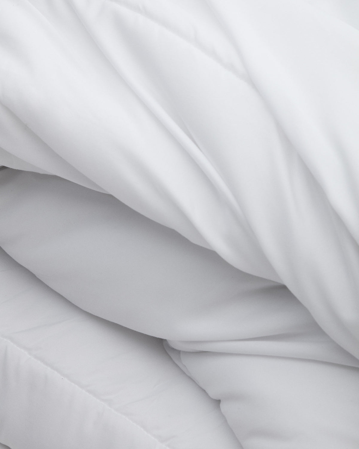 Bettdecke Mistral aus Mikrofaser (250 g/m²) für 80/90-cm-Betten – hergestellt in Spanien in Weiss präsentiert im Onlineshop von KAQTU Design AG. Duvet ist von Kave Home