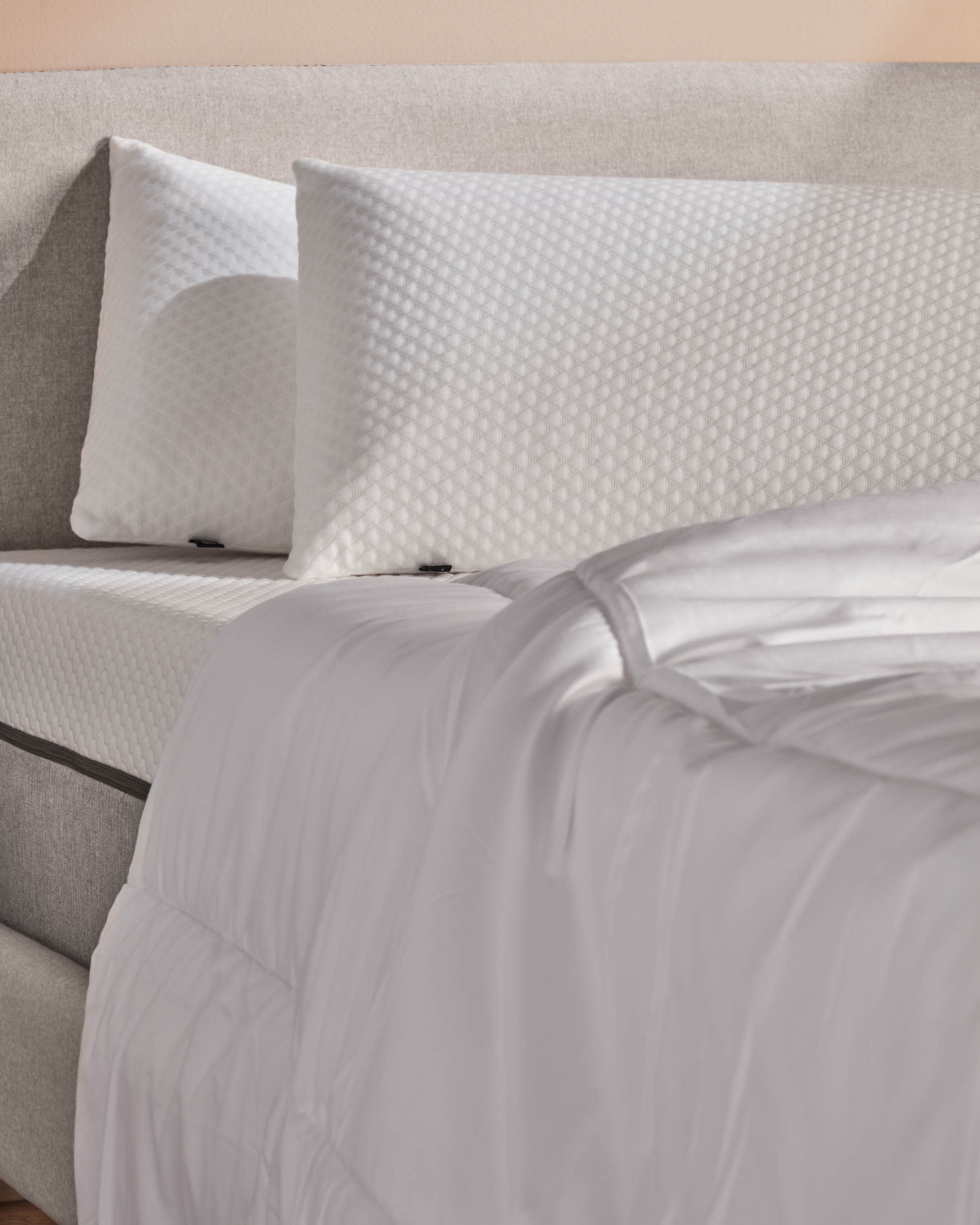 Die Mistral Bettdecke 135/150 cm von Kave Home bietet optimalen Komfort und hochwertige Materialien für besten Schlaf.