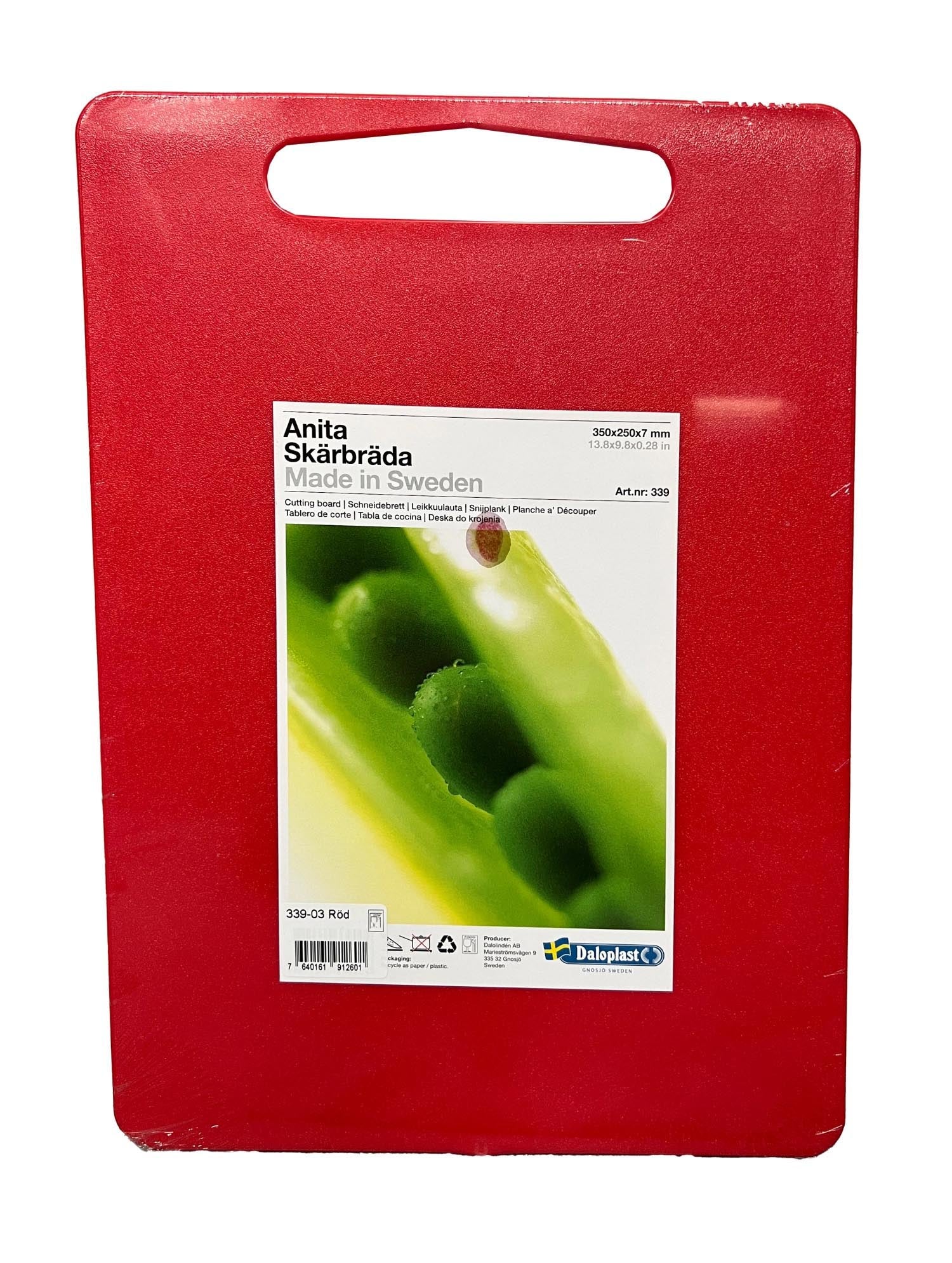 Schneidebrett Anita 35x25x0.7cm mit Griffloch rot in Rot präsentiert im Onlineshop von KAQTU Design AG. Schneidbrett ist von DaloLindén