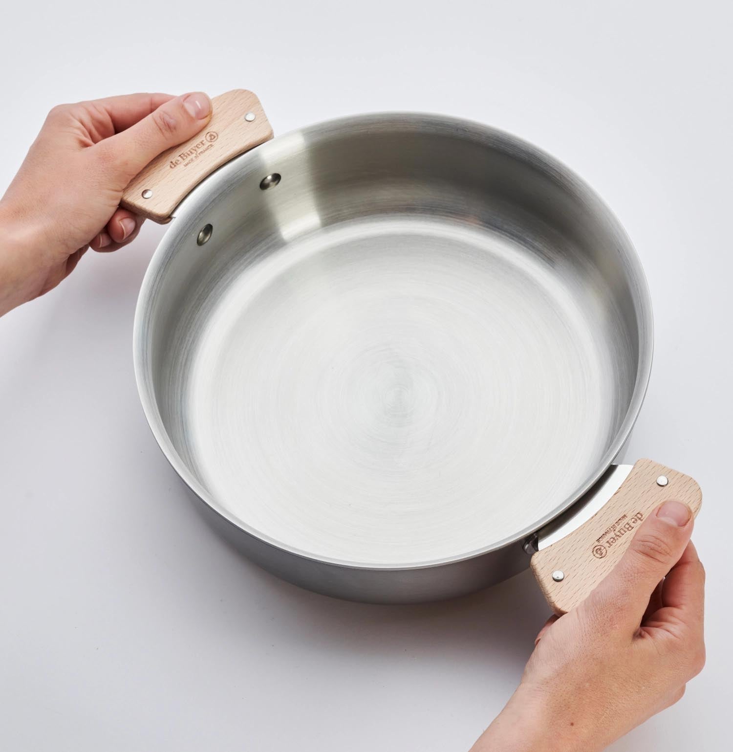 2er Set abnehmbare Griffe aus Buchenholz von de Buyer, passend für Alchimy Loqy Pfannen, stilvoll und funktional.