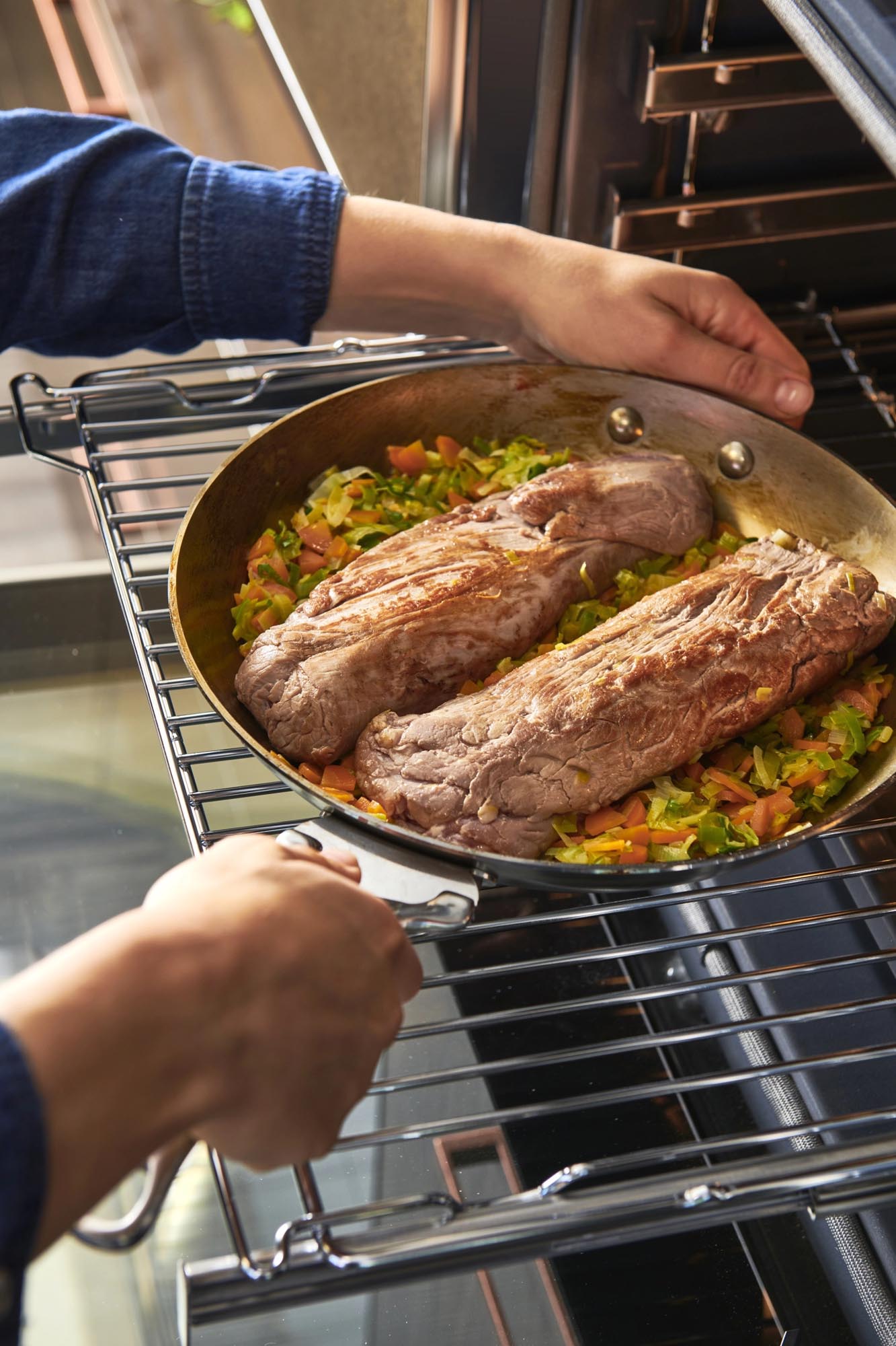 Die Mineral B Loqy Bratpfanne von de Buyer, 28 cm, aus Stahl, ist langlebig, umweltfreundlich und ideal für perfekte Bratergebnisse.