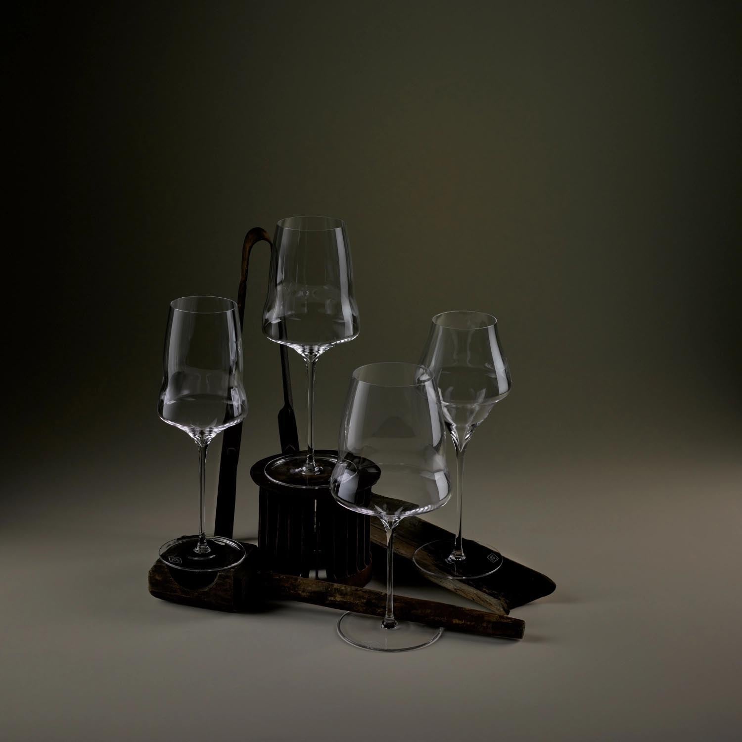 Das Josephine No2 Universalglas (55cl) von Josephinenhütte vereint stilvolle Eleganz mit universeller Funktionalität.