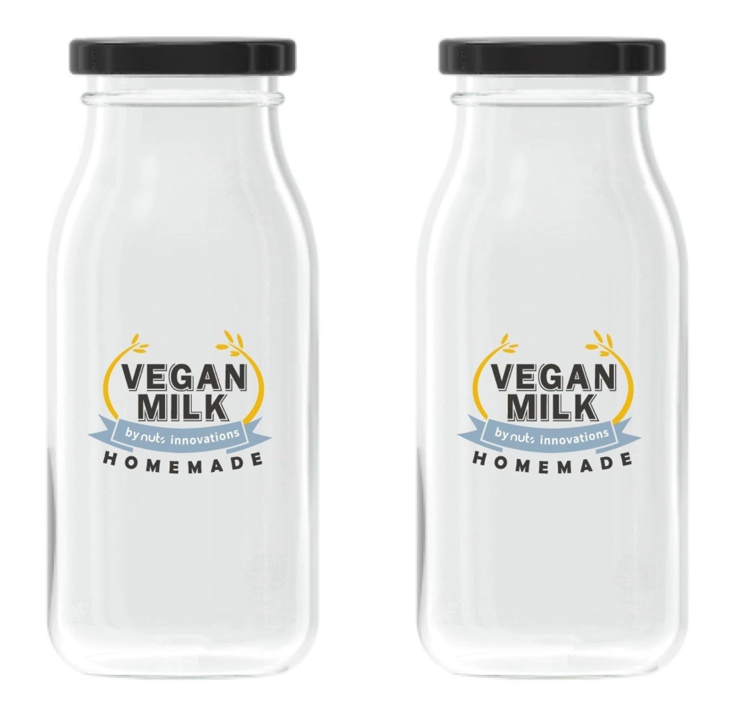2er Set Flaschen Vegan Milk 220ml u. 900ml in Weiss präsentiert im Onlineshop von KAQTU Design AG. Aufbewahrungsbehälter ist von Nuts Innovations