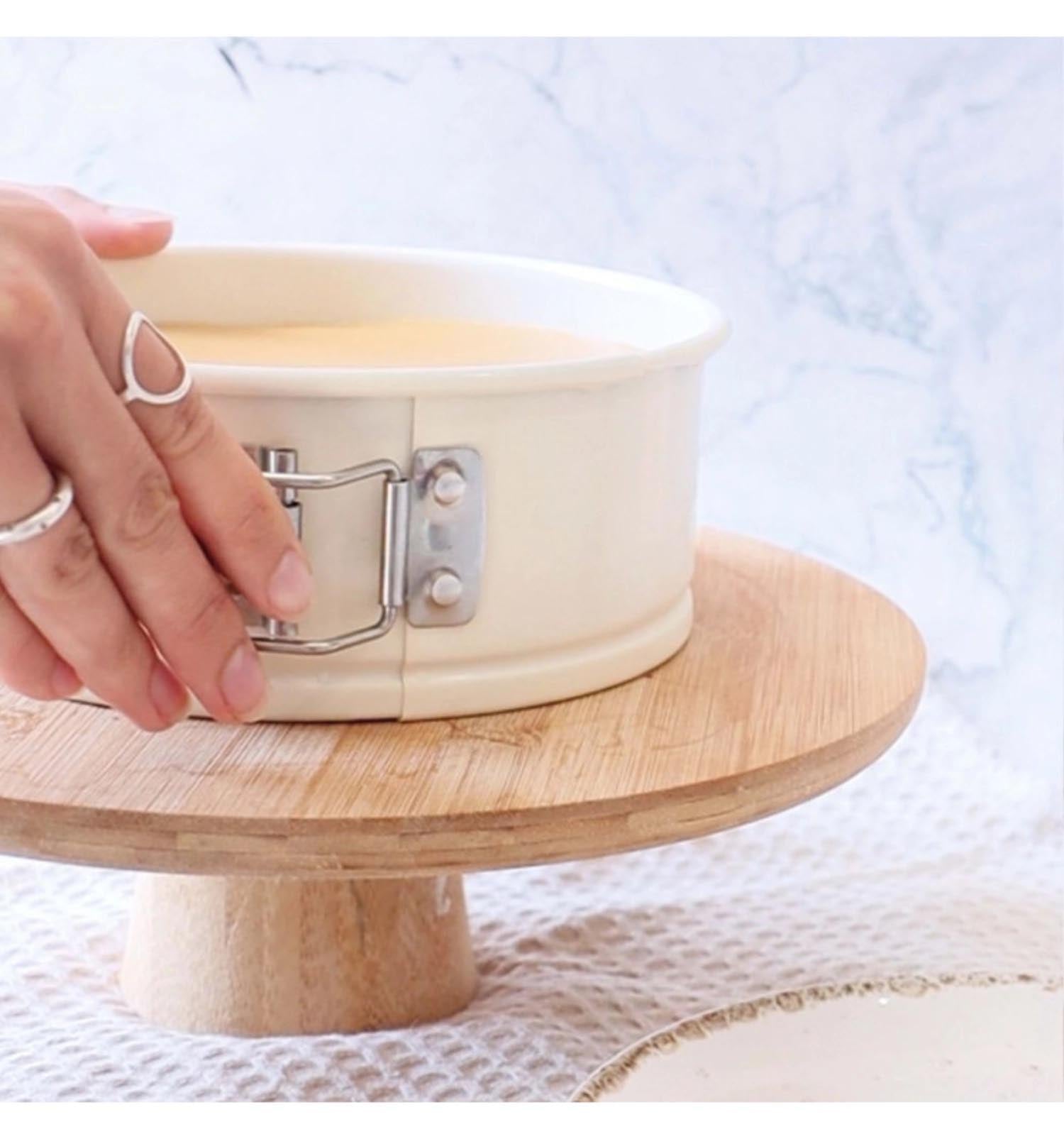 Springform 18 cm von Scrap Cooking, antihaftbeschichtet, perfekt für Kuchen und Torten, langlebig und einfach zu reinigen.