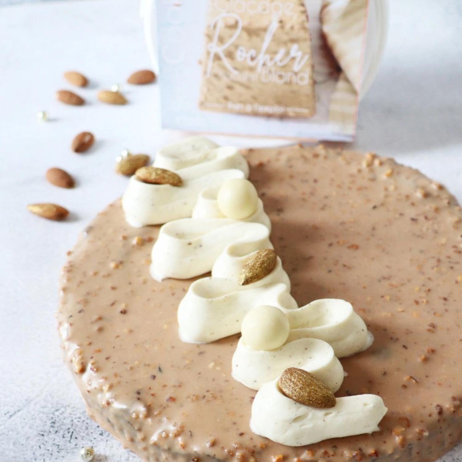 Gebrauchsfertiger Zuckerguss aus Blond Schokolade, 400g. Perfekt für kreative Desserts und Backprojekte.