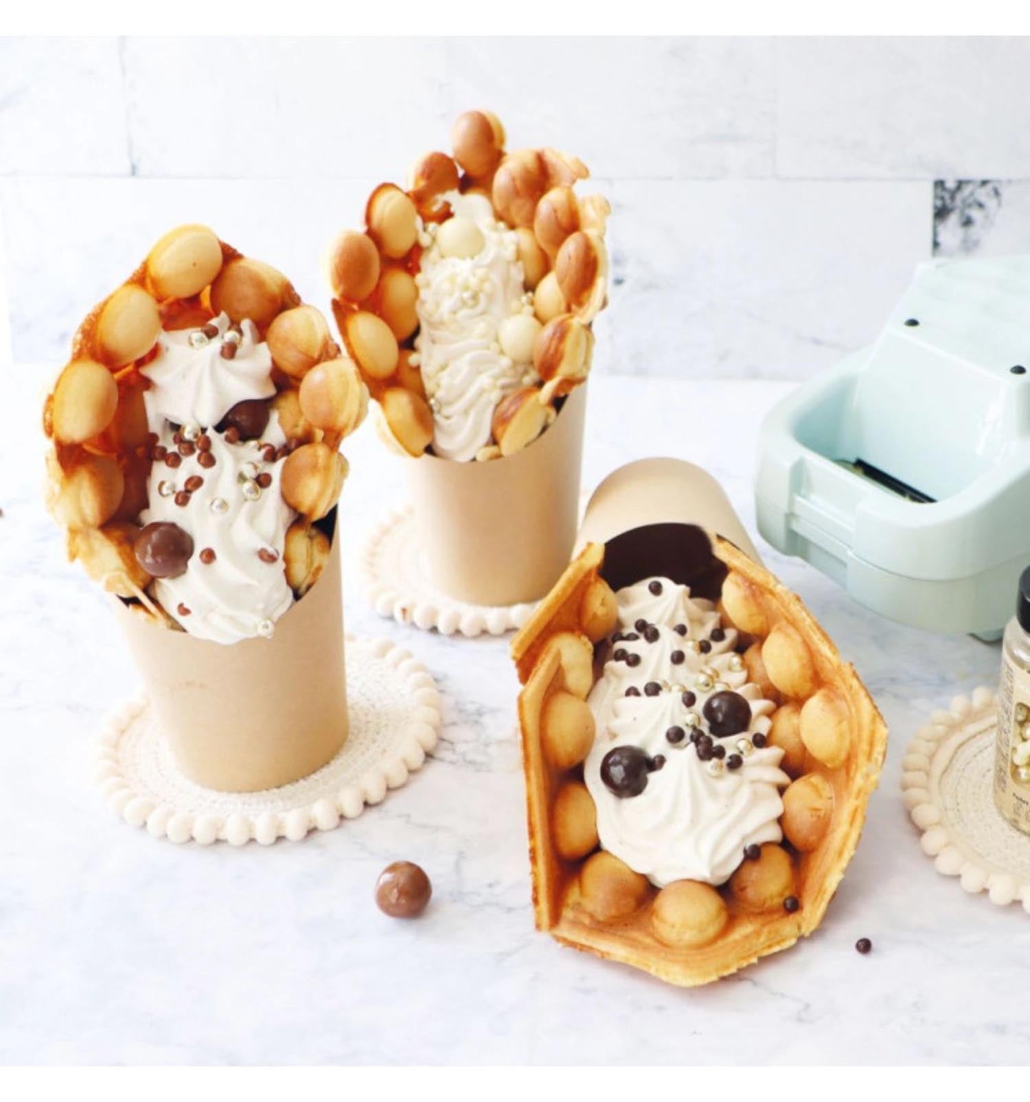 Set aus 6 Bechern für Bubble Waffles und Churros, ideal für kreative Desserts und stilvolles Servieren von süssen Leckereien.