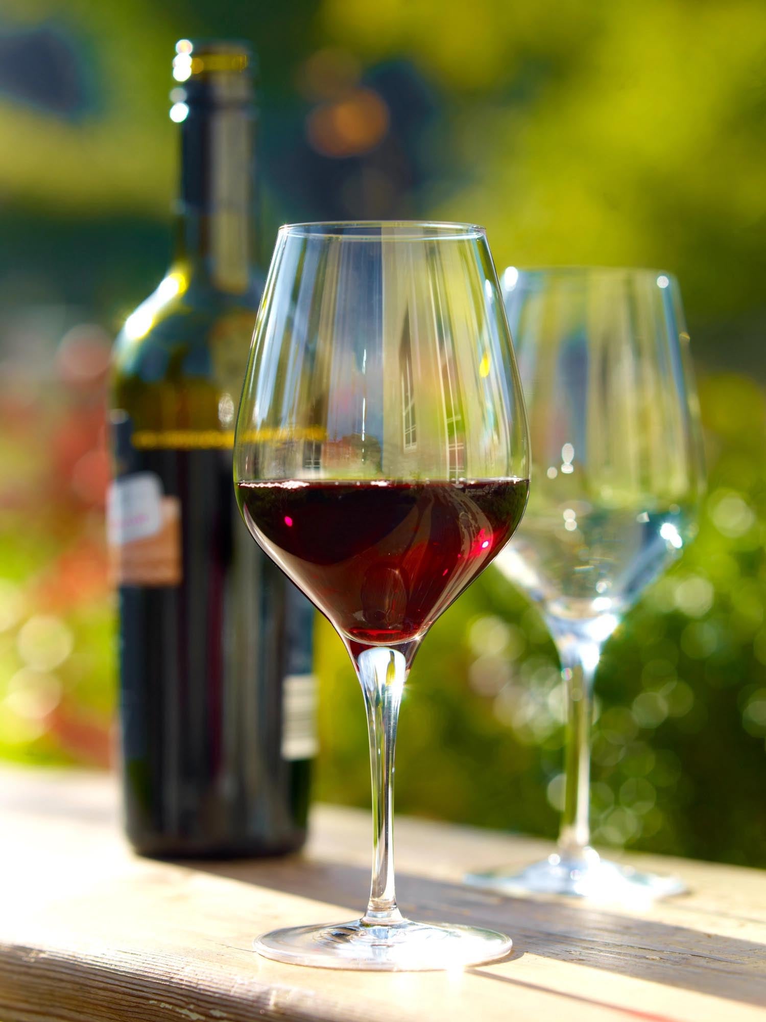 6er Set Bordeaux-Gläser von Stölzle, 645ml, 230mm hoch, perfekt für Rotwein, edles Design, hochwertig und ideal für Weingenuss.