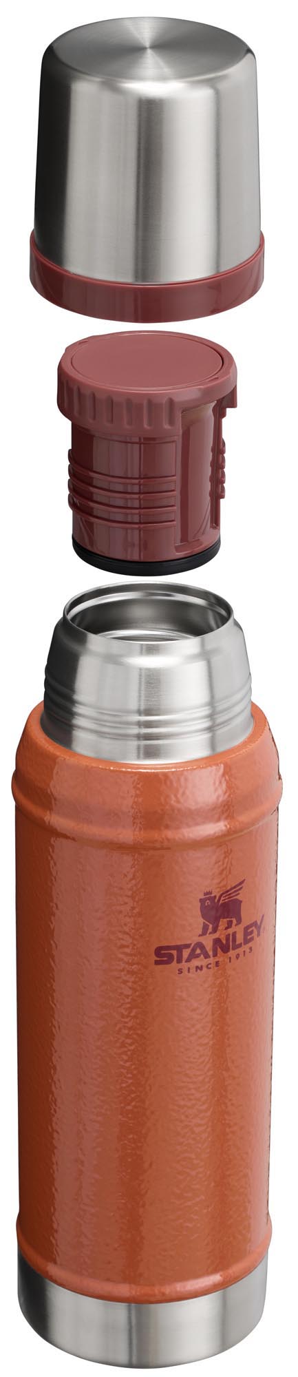 Die Stanley Legendary Classic 0.75l Flasche in Hammertone Clay bietet langlebige Isolierung und ist perfekt für Outdoor-Aktivitäten.
