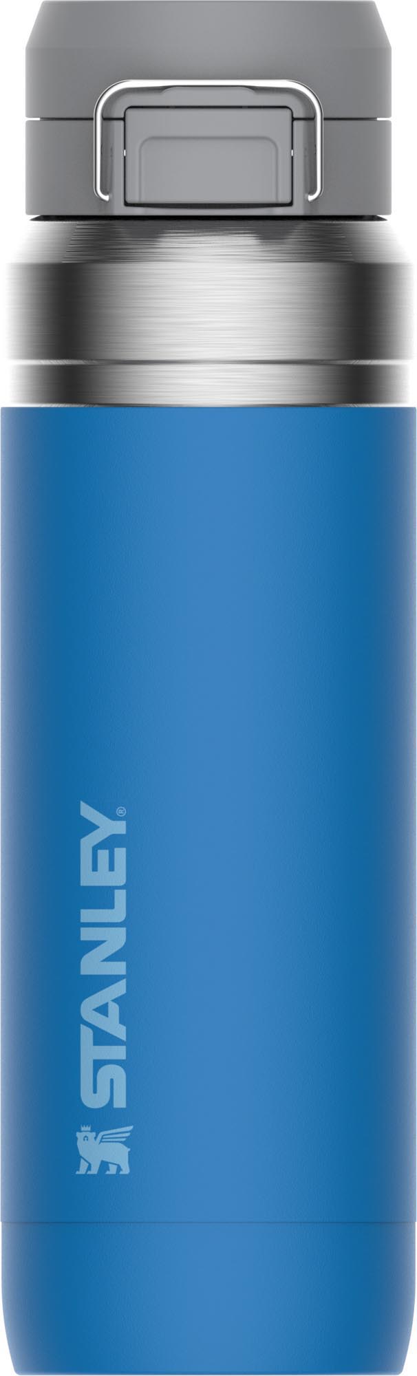 Quick-Flip Wasserflasche 1.06l azure in Blau präsentiert im Onlineshop von KAQTU Design AG. Trinkflasche ist von Stanley