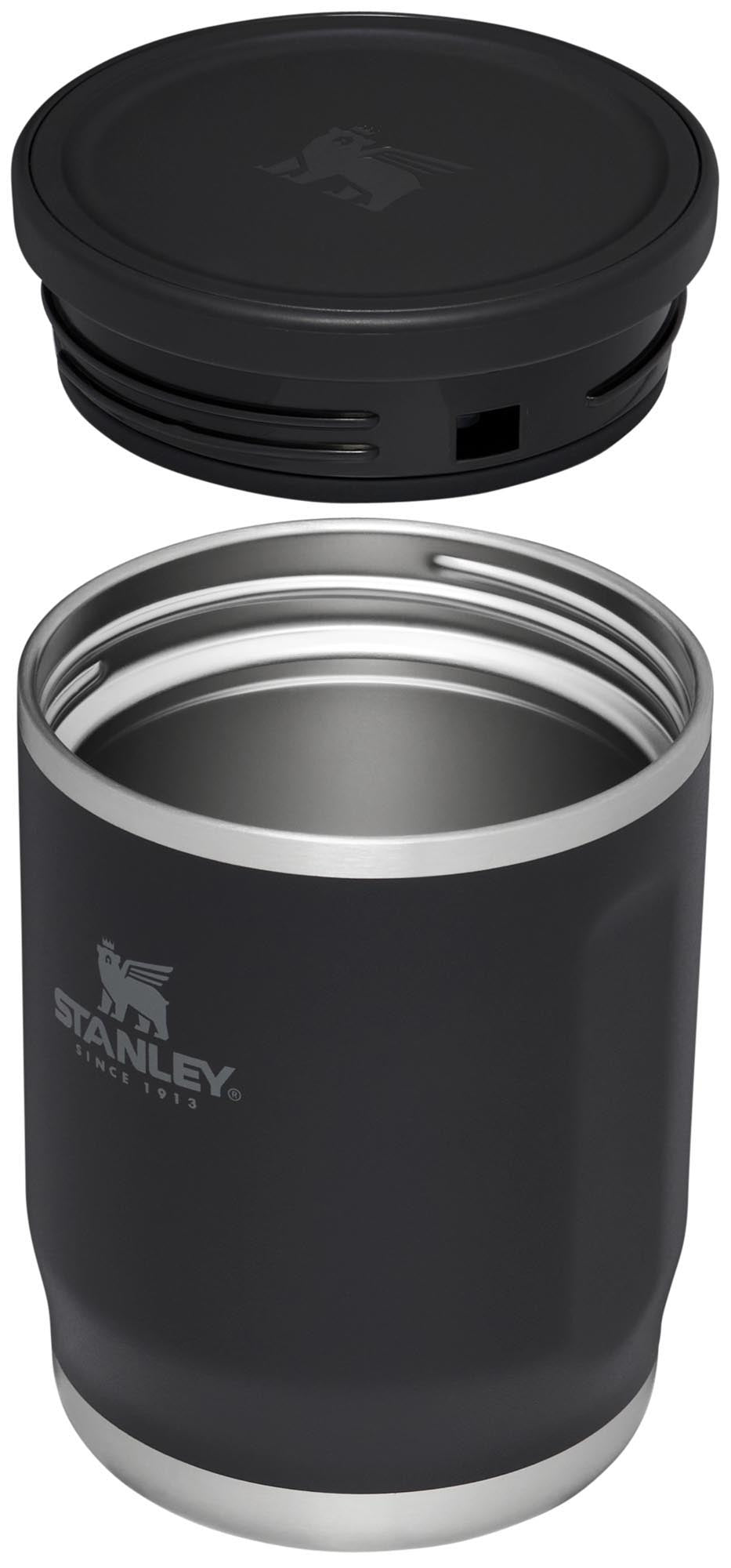 Der Stanley Adventure To-Go Food Jar 0.53l in Schwarz ist perfekt für unterwegs, hält Speisen warm oder kalt, robust und auslaufsicher.