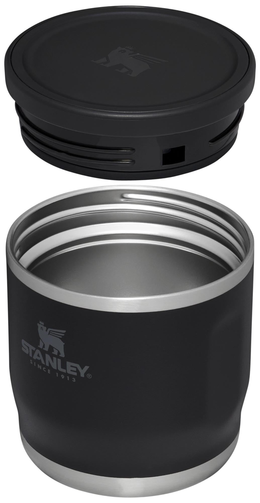 Der Stanley Adventure To-Go Food Jar 0.35l in Schwarz ist perfekt für unterwegs, hält Speisen warm oder kalt und ist auslaufsicher und robust.
