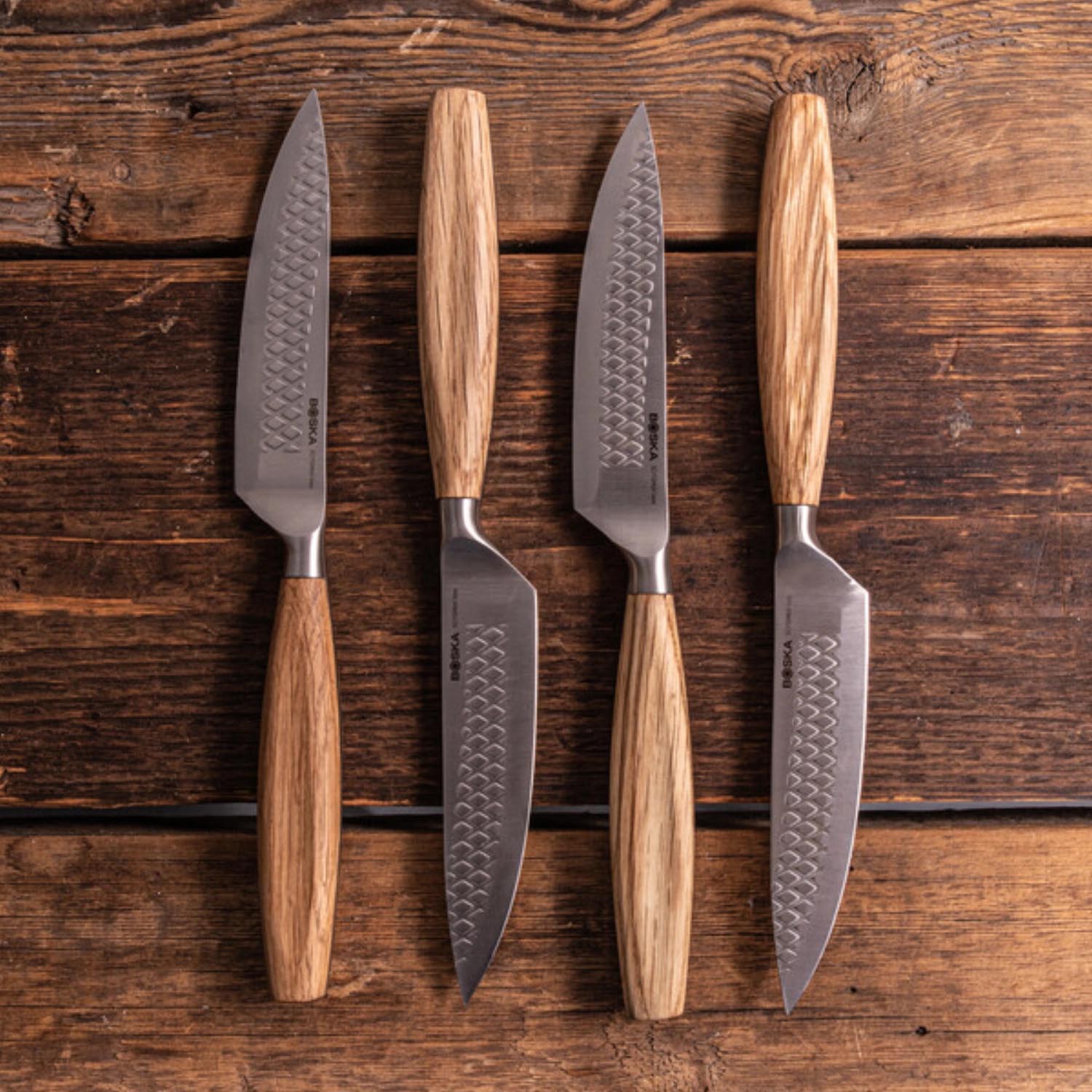 Elegantes 4er-Set Oslo+ Steakmesser von Boska, ideal für Fleischliebhaber, mit scharfen Klingen und stilvollem Design.