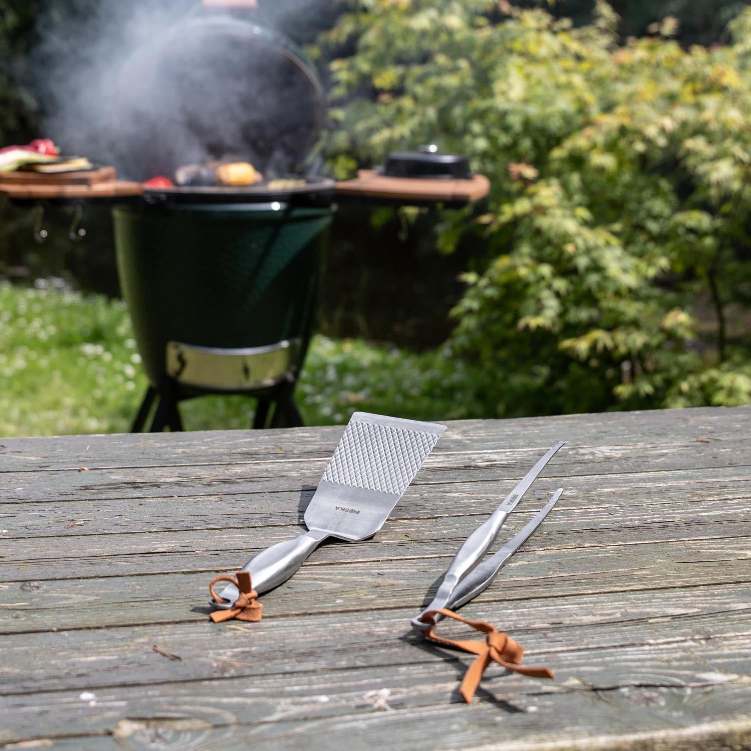 Hochwertige 2-teilige BBQ-Werkzeuge von Boska, ideal für Grillfans. Perfekt für präzises und stilvolles Grillen.