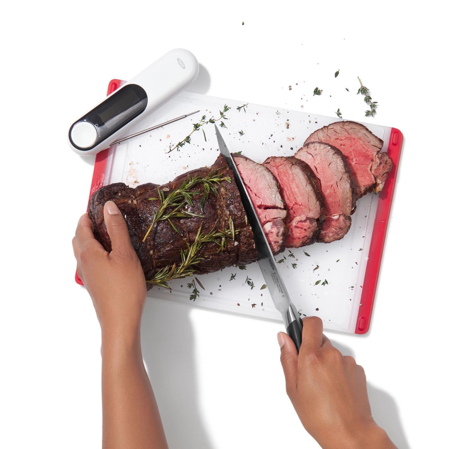 Praktisches 3er Set OXO Good Grips Schneidebretter: langlebig, rutschfest, hygienisch, spülmaschinenfest, perfekt für die Küchenarbeit.