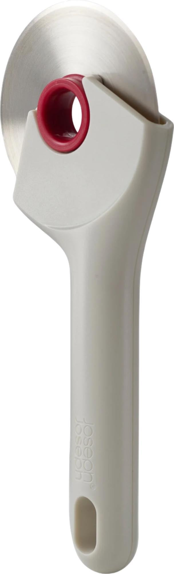 Ringo Pizzaschneider grau rot in Rot präsentiert im Onlineshop von KAQTU Design AG. Pizza ist von Joseph Joseph