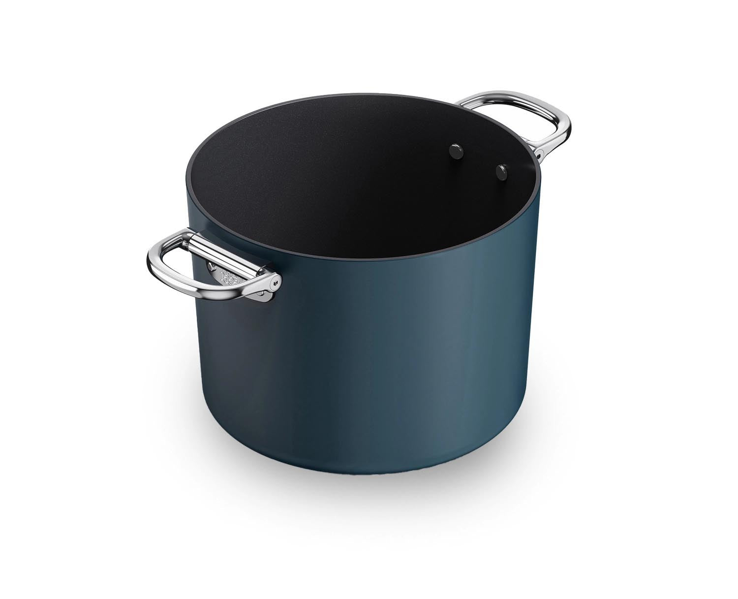 Moderner 25cm Suppentopf mit innovativen klappbaren Griffen, ideal für platzsparendes Kochen in jeder Küche.