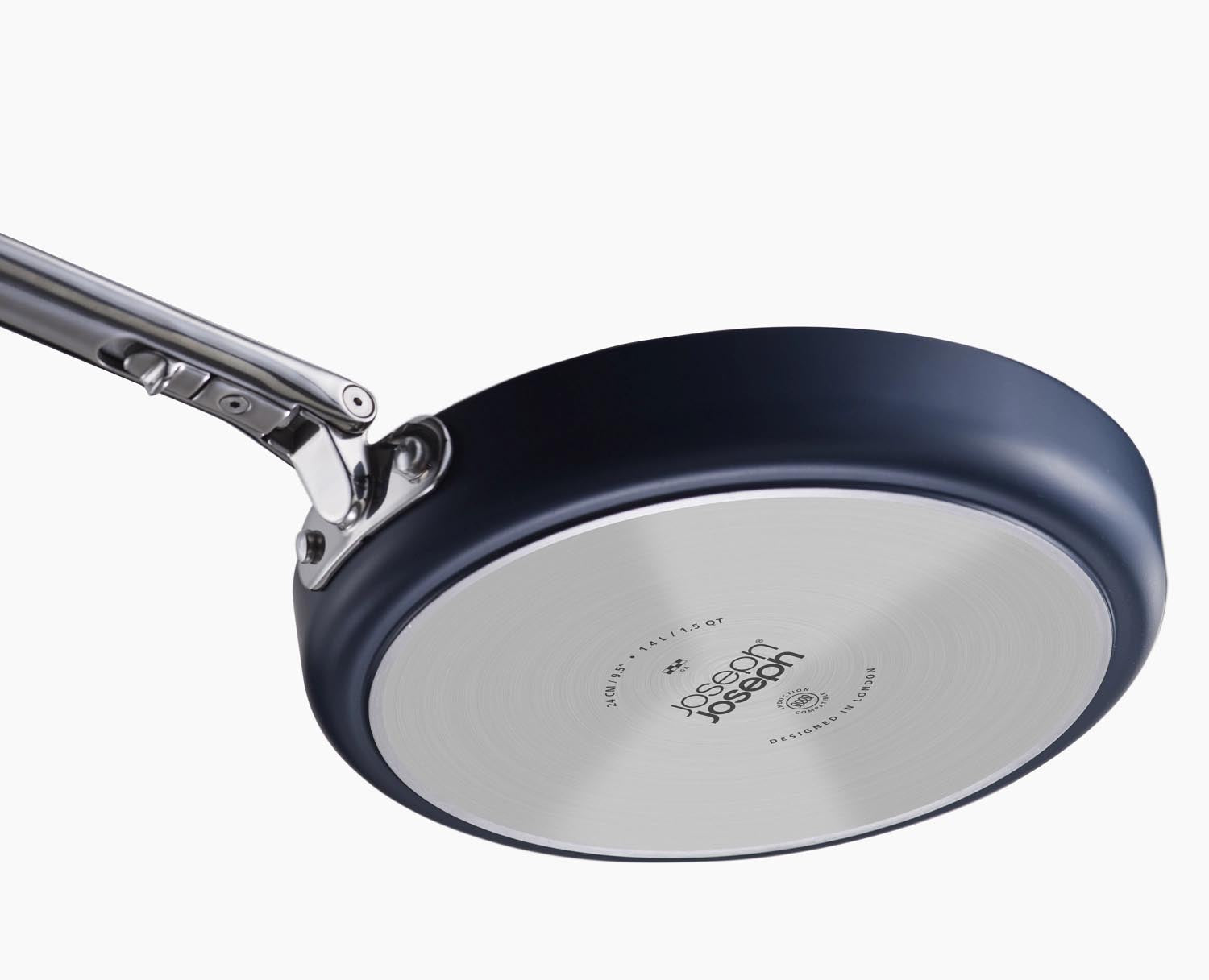 Platzsparendes 6-teiliges Kochset von Joseph Joseph mit Schutz, ideal für effizientes Kochen und modernes Küchendesign.