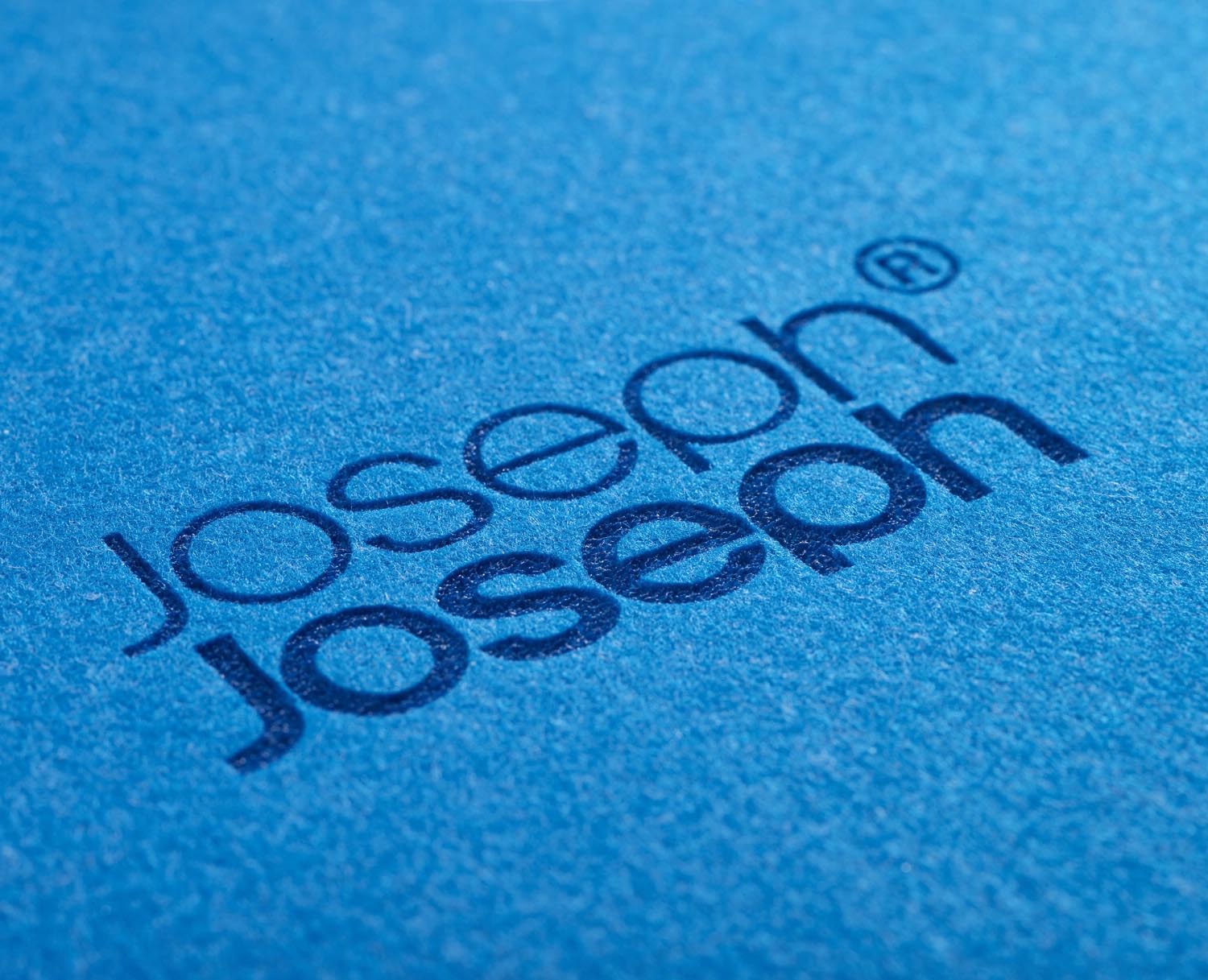 3-teiliges Pfannenschutz-Set von Joseph Joseph, schützt Pfannen vor Kratzern und optimiert die platzsparende Aufbewahrung.