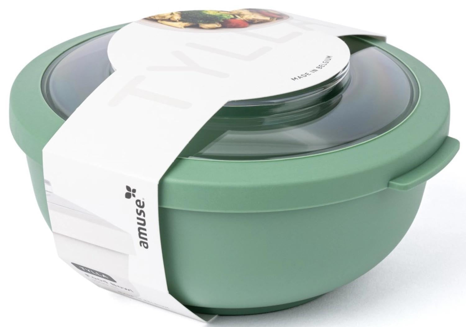 Die Tylla Bowl 1000ml von Amuse aus PP in Salbeigrün ist ideal für frische Speisen, langlebig, stilvoll und praktisch für unterwegs.
