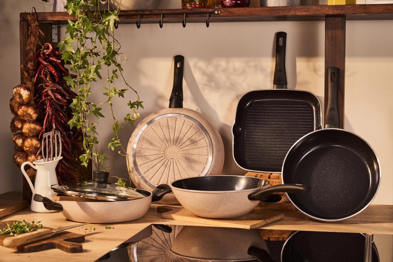 Die Ballarini Ledro Grillpfanne (28 cm) bietet perfekte Grillergebnisse dank hochwertiger Antihaftbeschichtung und stilvollem Design.