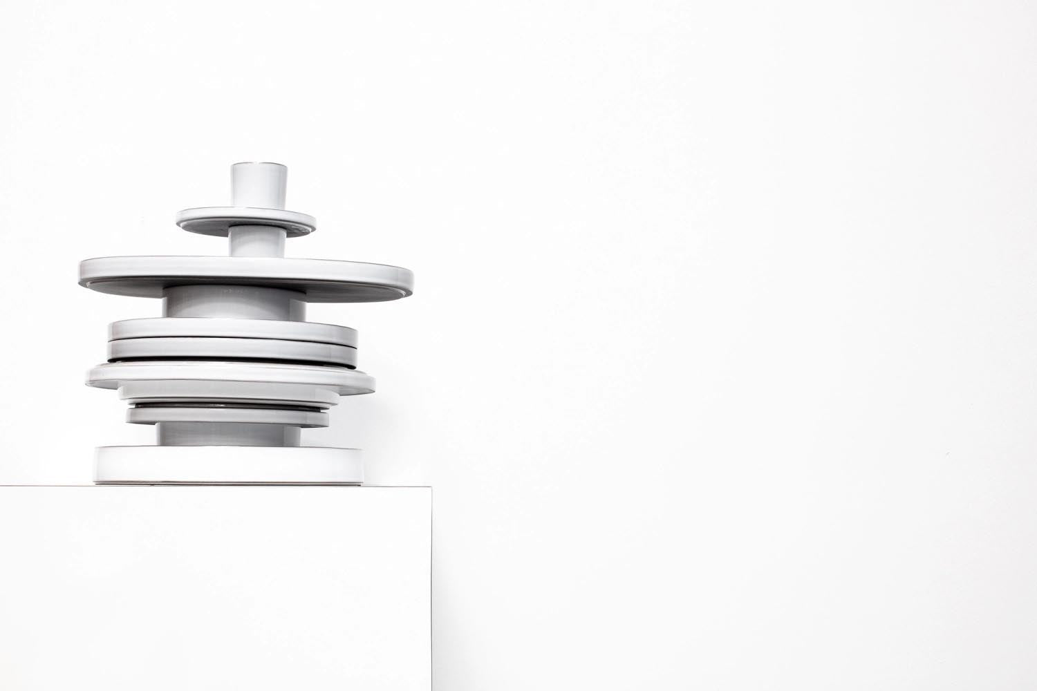 Elegante Caractère Salatschüssel von Revol, 32,5 cm, 350 ml, in Kardamom, ideal für stilvolles Servieren und Präsentieren von Speisen.