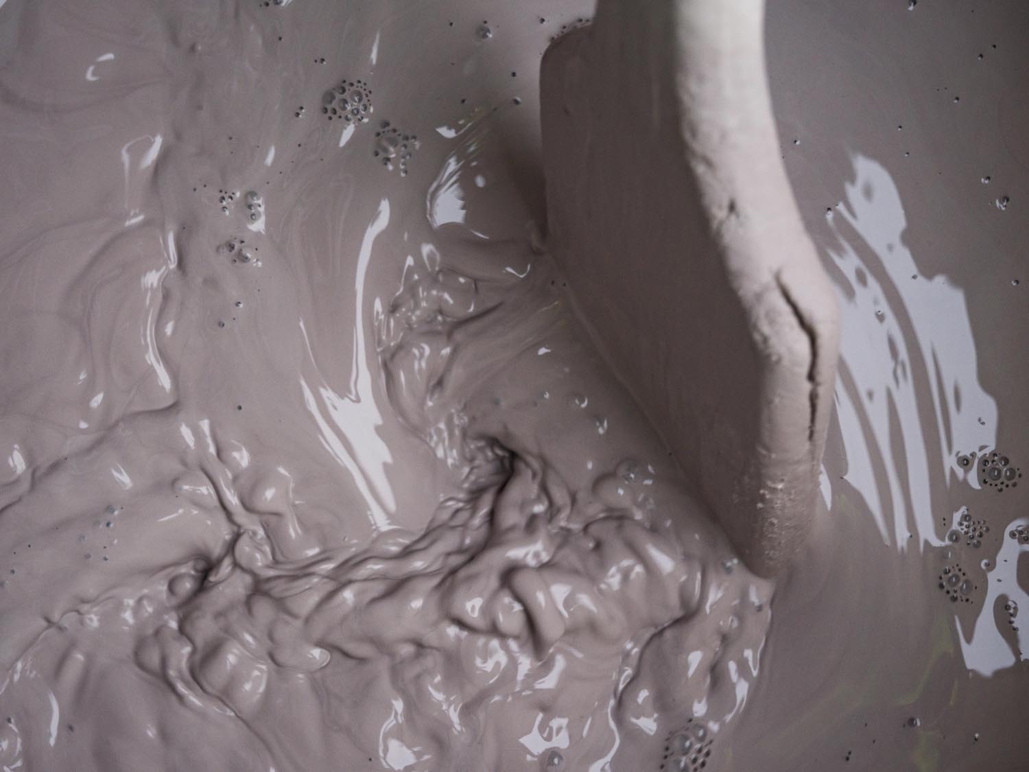 Stilvolle Espressotasse mit Untertasse, 8cl, in edlem Leinen-Alabaster-Weiss von Revol, perfekt für eleganten Kaffeegenuss.