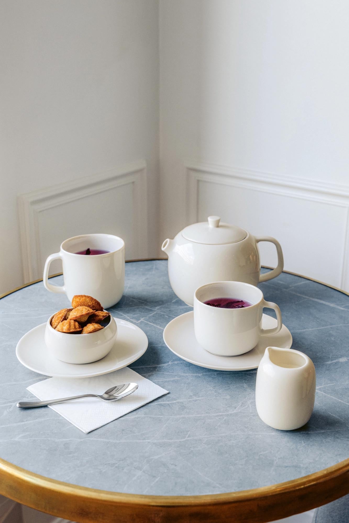 Stilvolle Schale aus Porzellan in Alabaster-Weiss, 12.6cm Ø, 5.6cm hoch, 40cl, ideal für Desserts, von Revol.