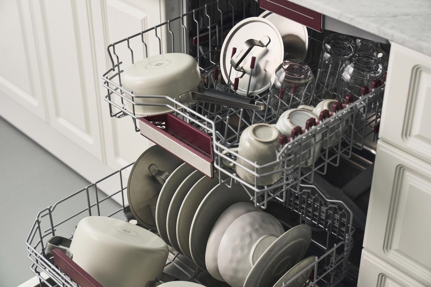 3-teiliges Kochgeschirrset von Zwilling in Elfenbeinweiss, perfekt für modernes Kochen und stilvolle Küchendekoration.