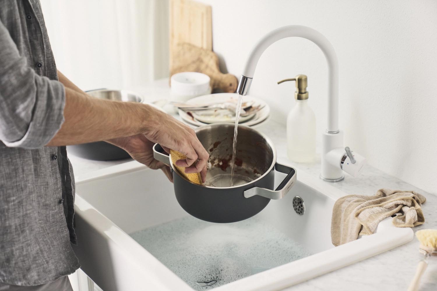 Modernes 5-teiliges Kochgeschirrset in Grau von Zwilling, perfekt für anspruchsvolles Kochen und zeitgemässe Kücheneinrichtung.