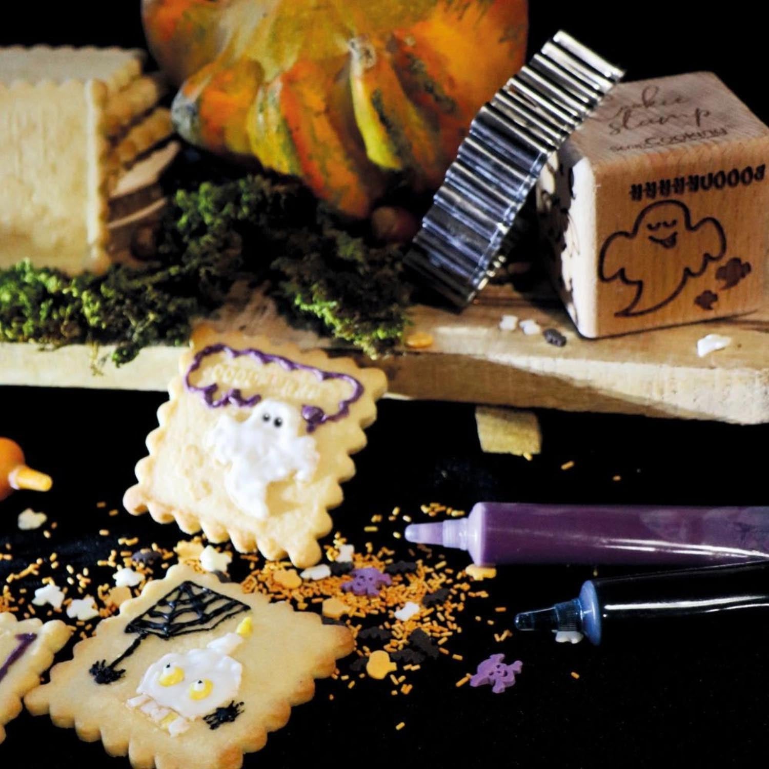 Halloween-Ausstecher mit Würfelstempel von Scrap Cooking – perfekt für schaurige Kekse und kreative Backideen zur Halloweenzeit.