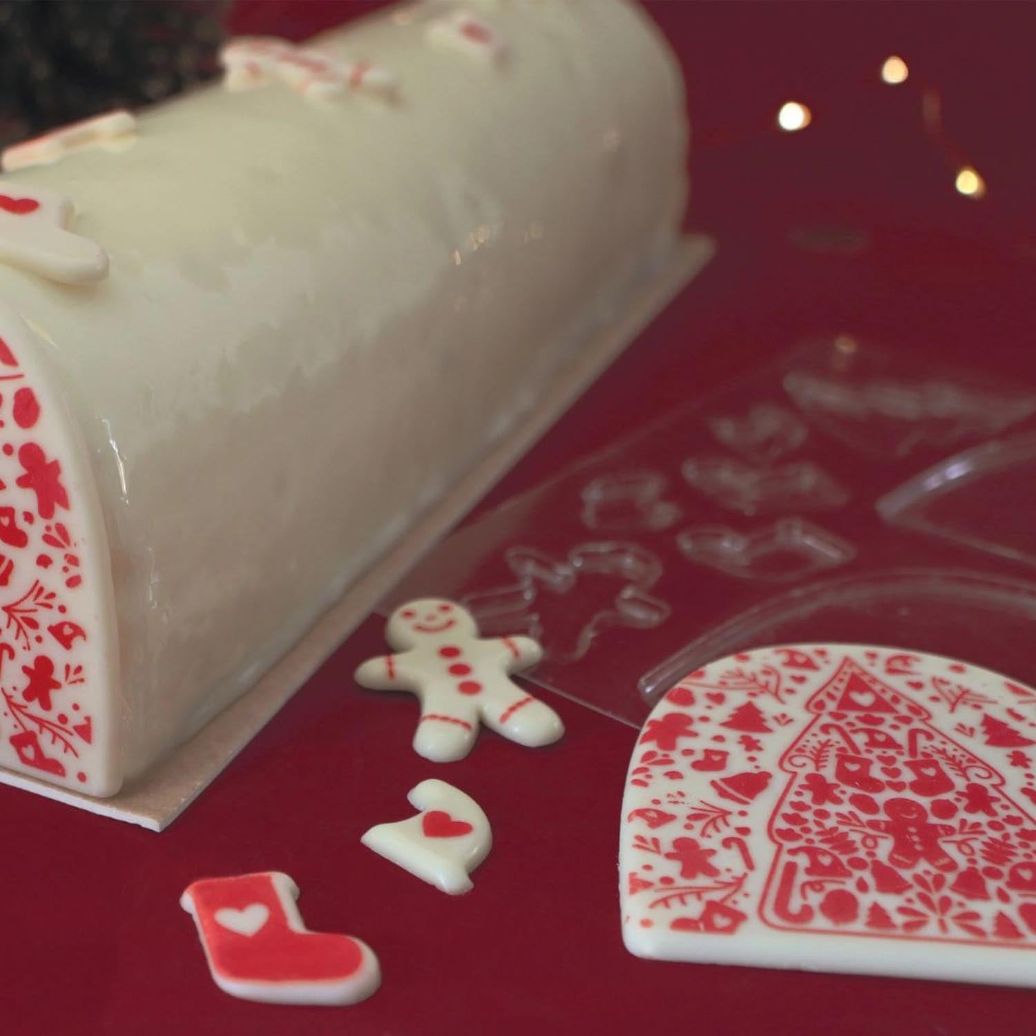 Rote Endkappen für Schokorouladen, ideal für weihnachtliche Dekorationen und kreative Backprojekte in der festlichen Adventszeit.