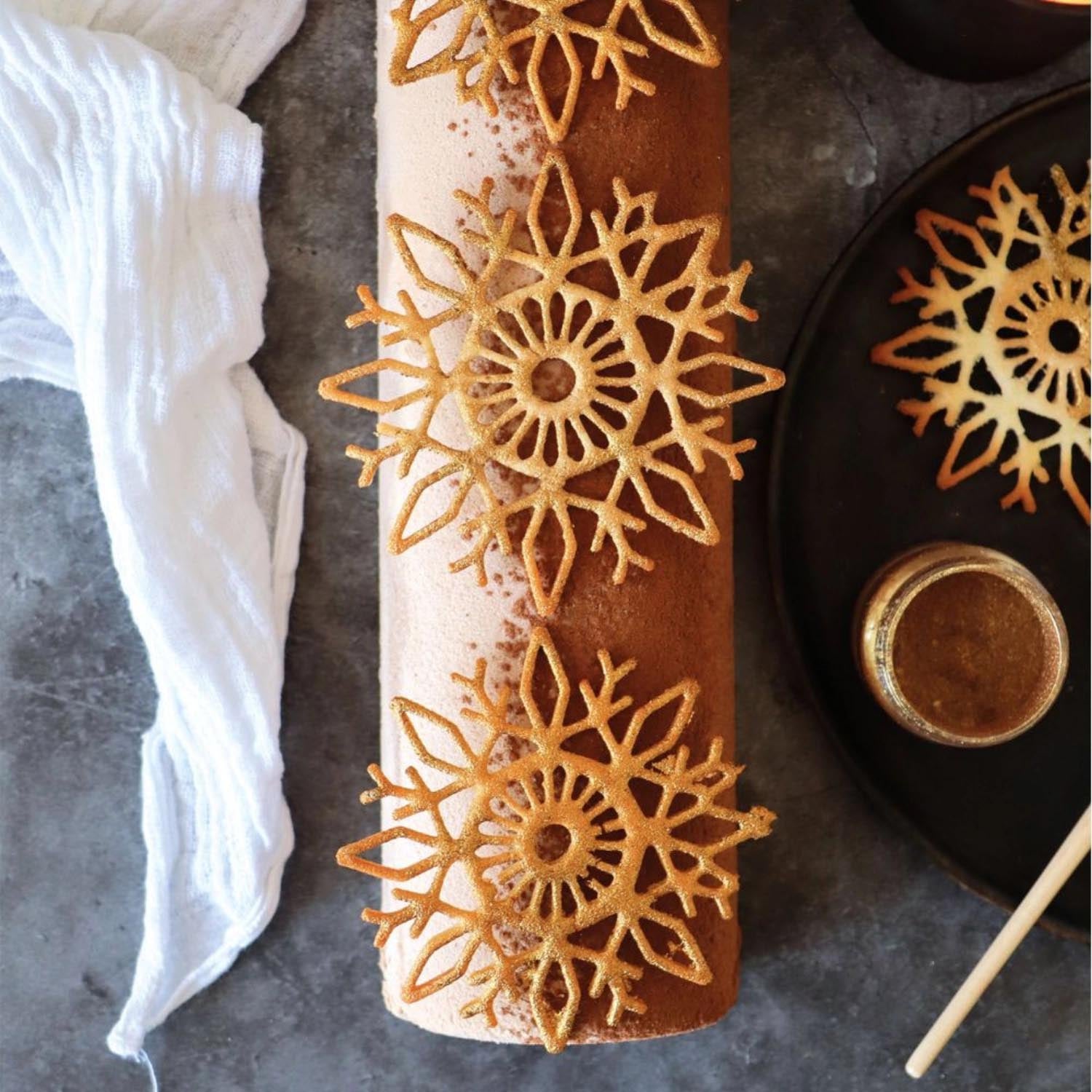 Silikon-Backform für weihnachtliche Kuchentopper in Schneeflockenform, perfekt für kreative Dekorationen und festliche Backideen.