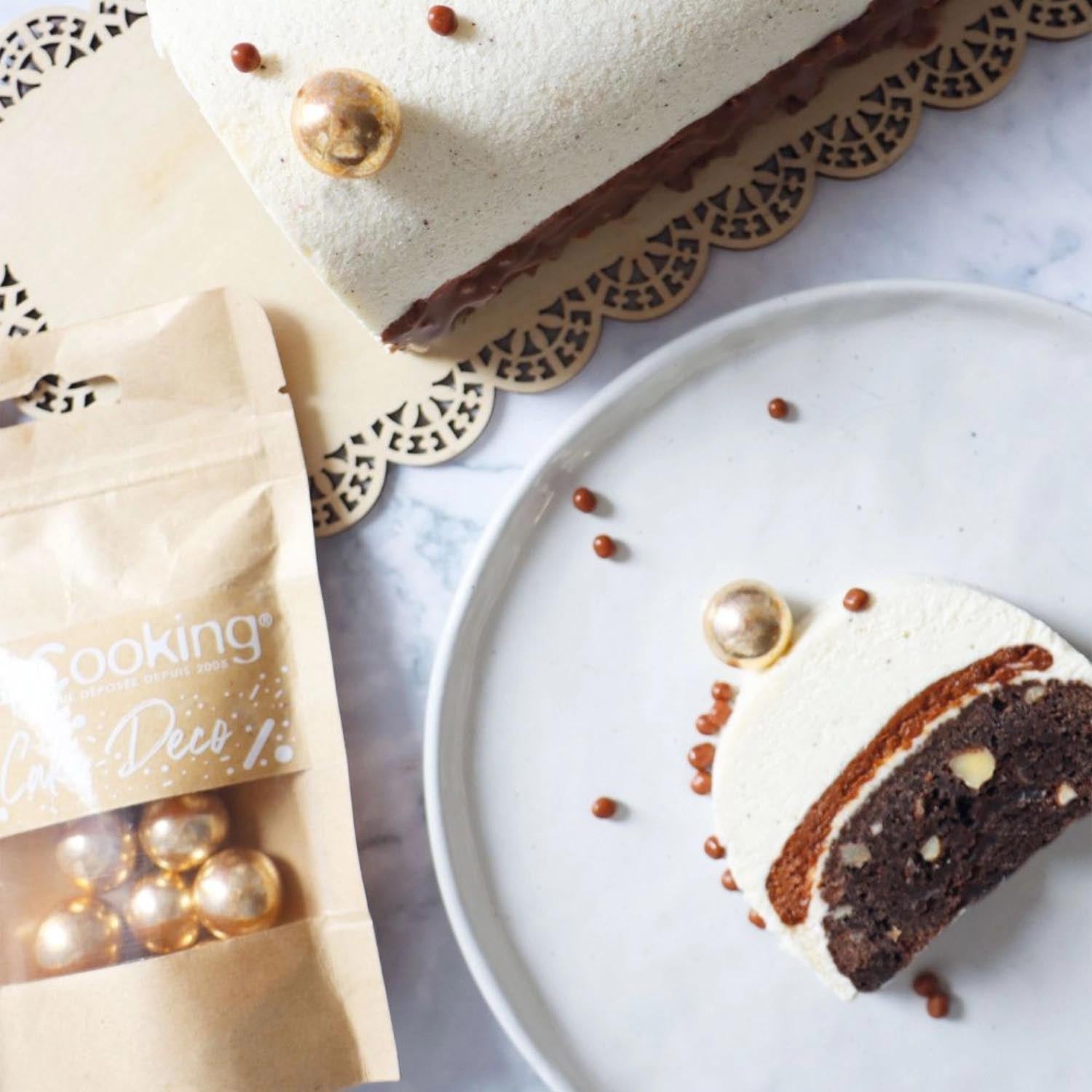 Goldene Schoko-Perlen XXL von Scrap Cooking, 55g. Perfekt zum Dekorieren von Desserts und Backwaren. Edler Glanz und köstlicher Geschmack.