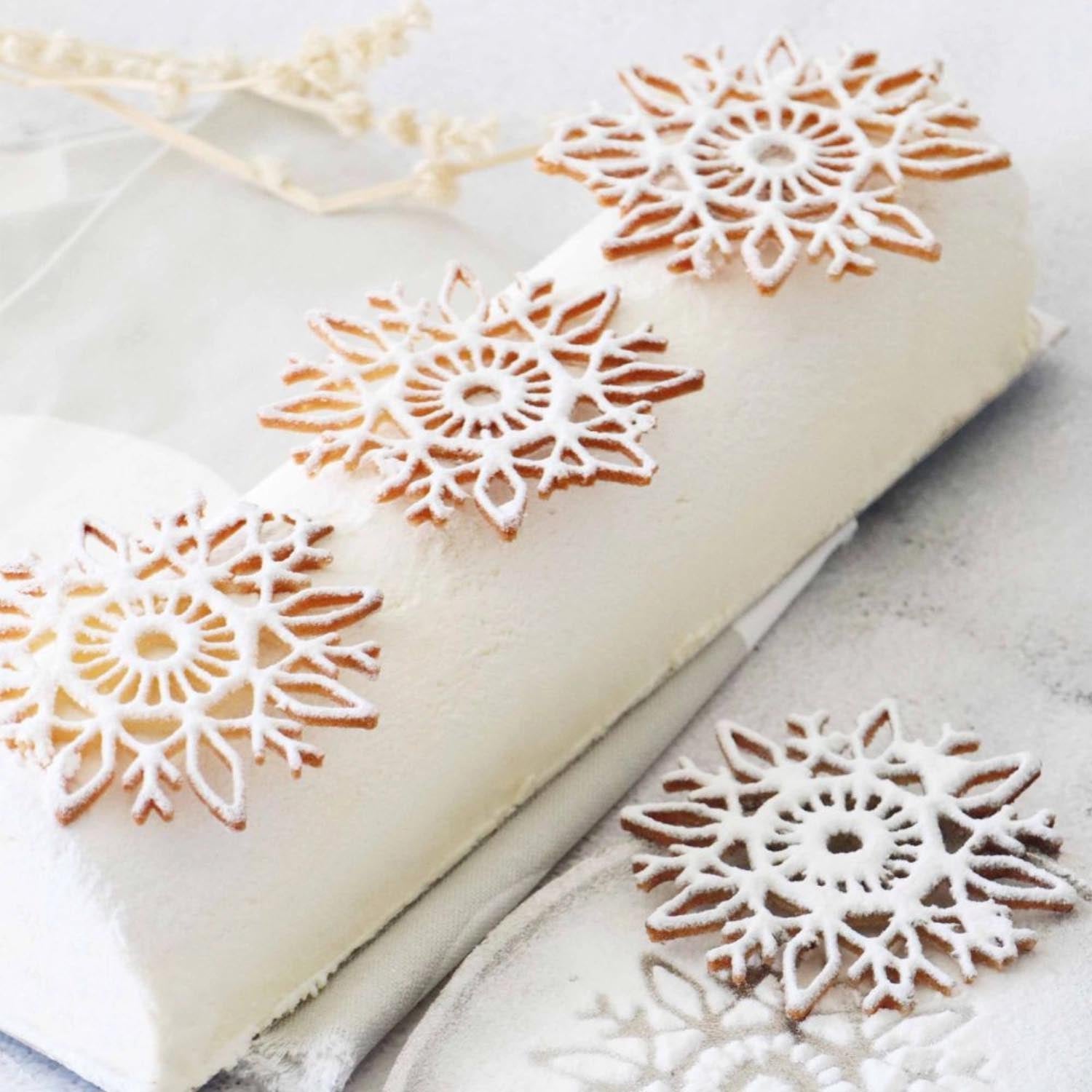 Samtig glitzerndes Farbpulver für kreative Dekorationen. Perfekt für Backen und Basteln, verleiht es einen schneegleichen Effekt.