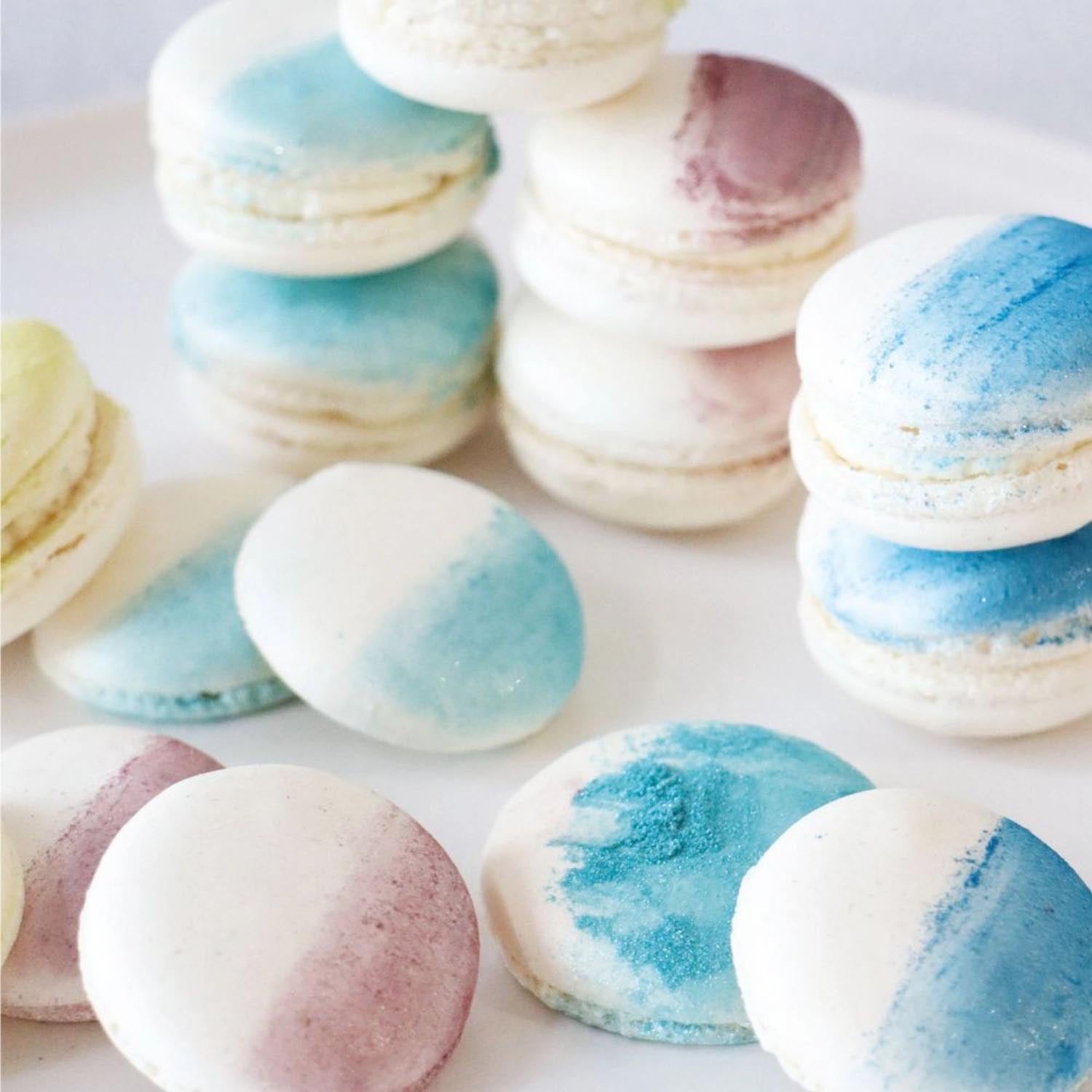 Irisierendes Farbpulver in Türkis für kreative Oberflächendekorationen, perfekt für Backen und Basteln, von Scrap Cooking.