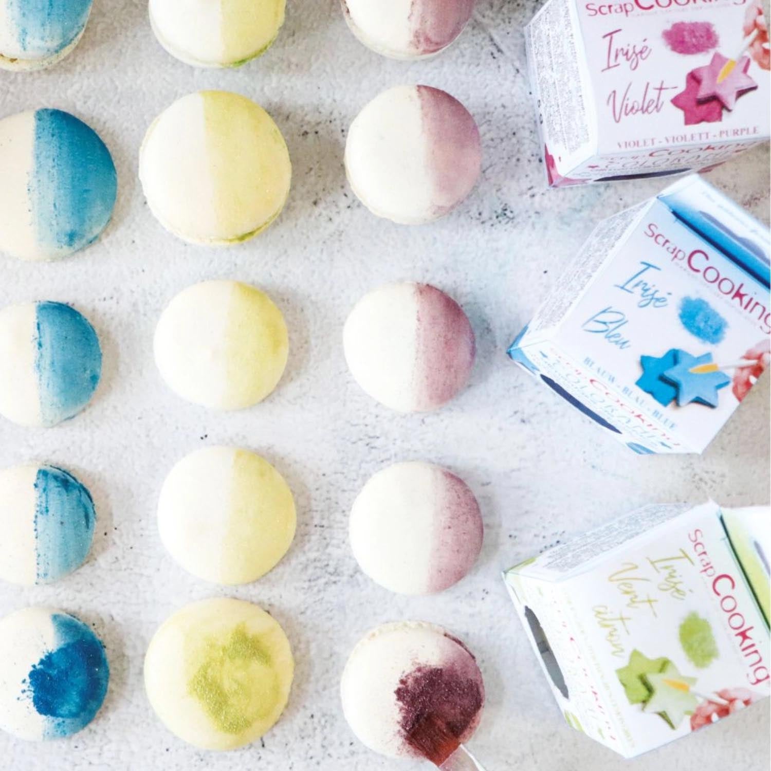 Irisierendes violettes Farbpulver für kreative Dekorationen, perfekt für Backprojekte und Oberflächengestaltung.