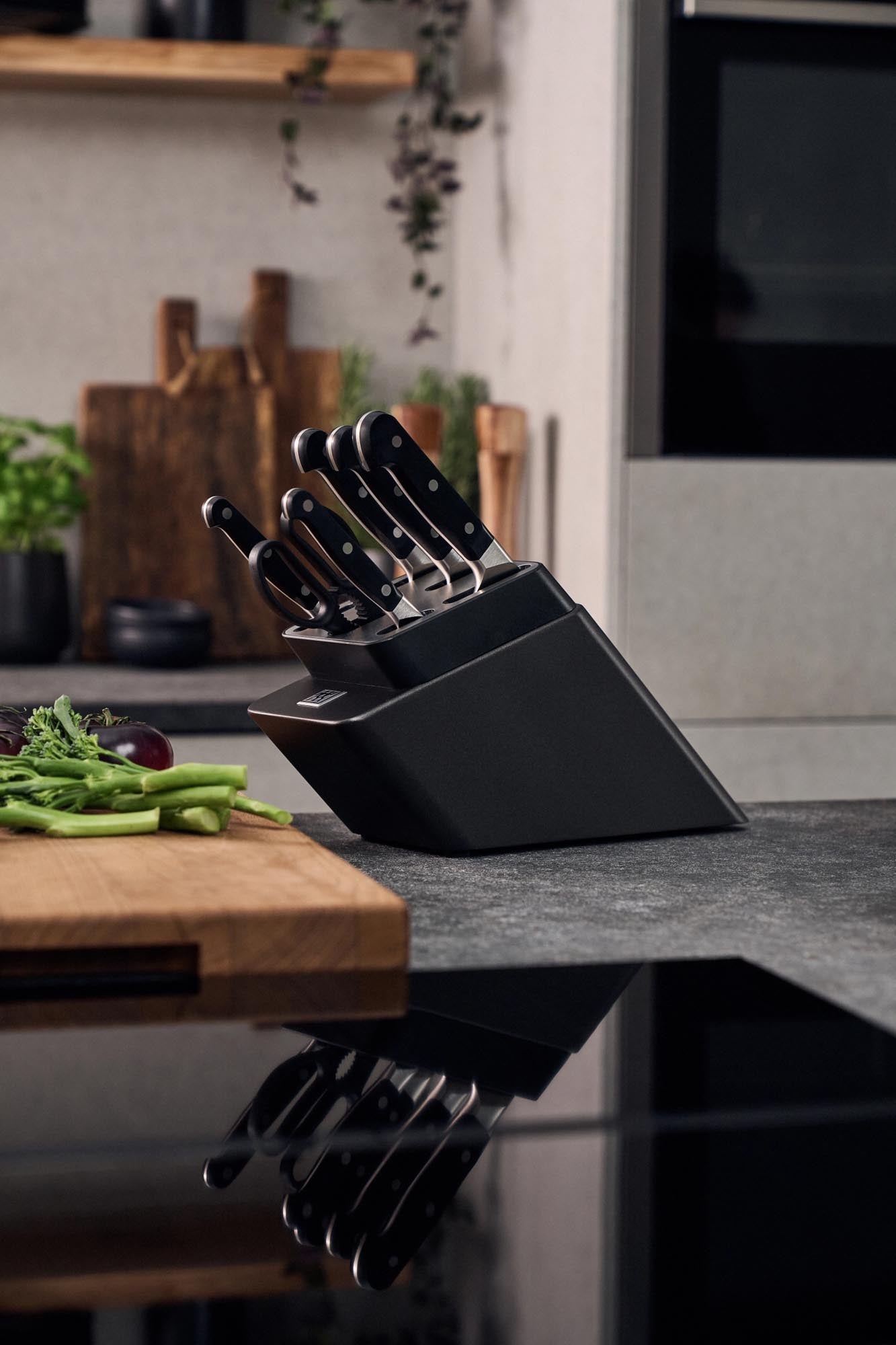 7-teiliges Zwilling Messerset mit selbstschärfendem Messerblock, hochwertigem Design und präziser Schneidetechnologie.