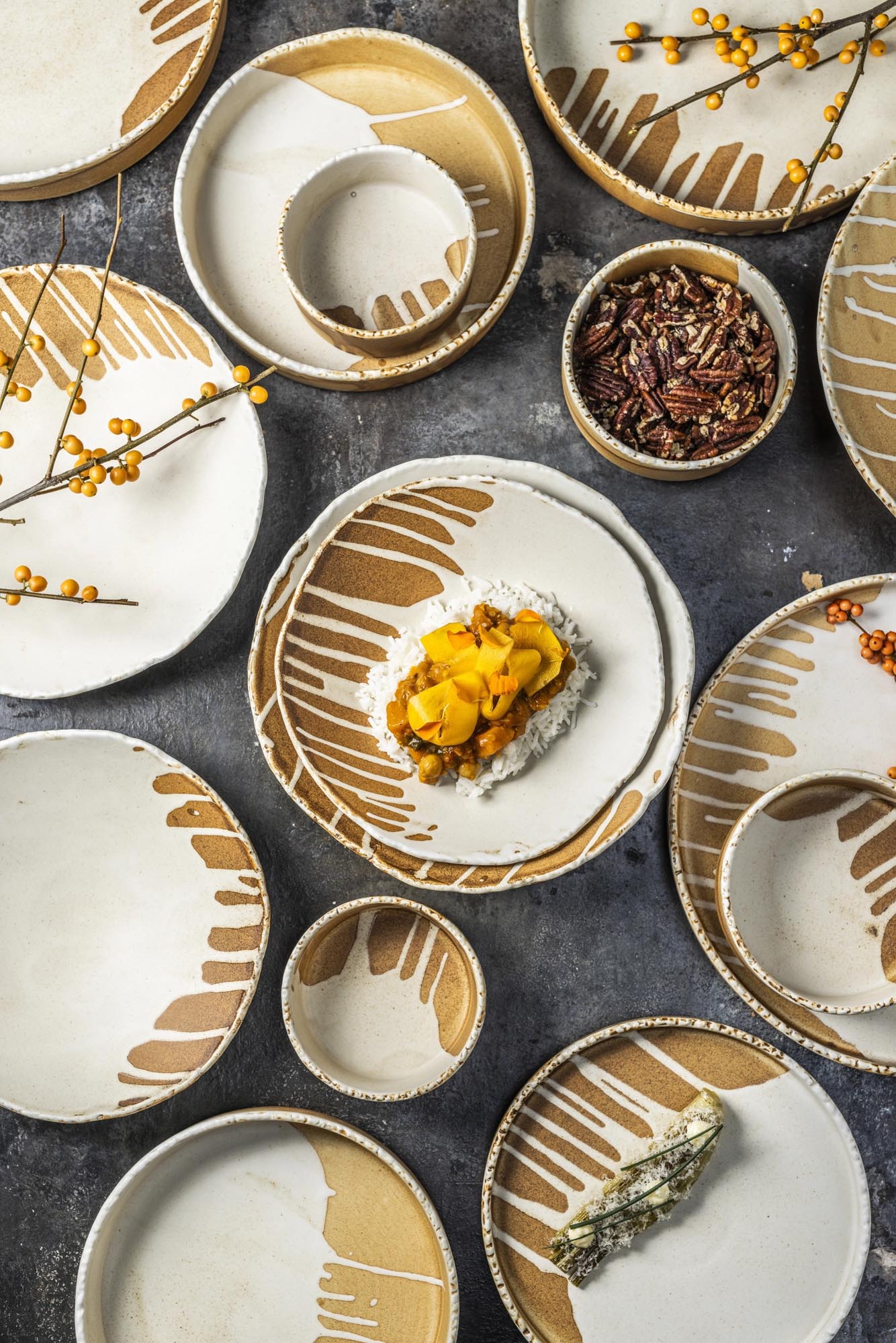 Tiefer Teller Solis von Bonna, 24 cm, 900 ml, perfekt für Suppen, Pasta und mehr, stilvolles Design für vielseitige Anwendungen.